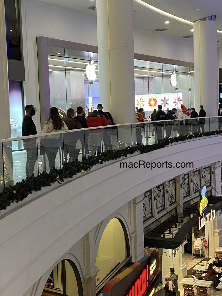 Apple Customers in Turkey Being Turned Away at Retail Stores as