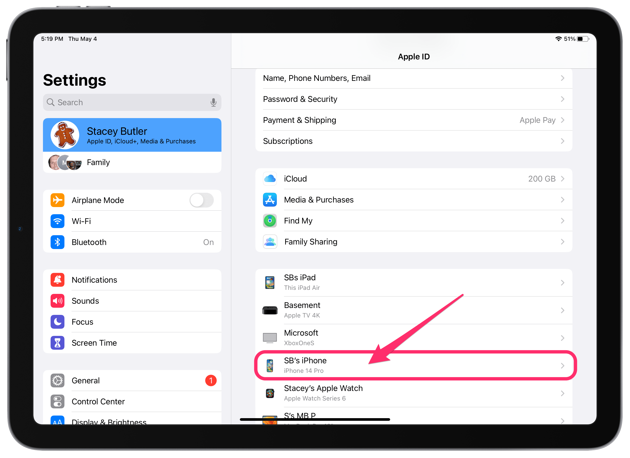 iPhone in device list under Apple ID on an iPad